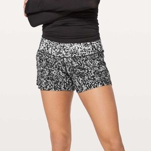 Women’s Lululemon Shorts Size 2 Black and White